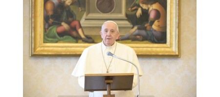 Regina Caeli: “Jesús permanece con nosotros hasta el final de los tiempos”